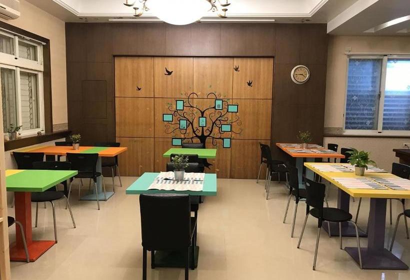 تختخواب و صبحانه Easy Home Stay