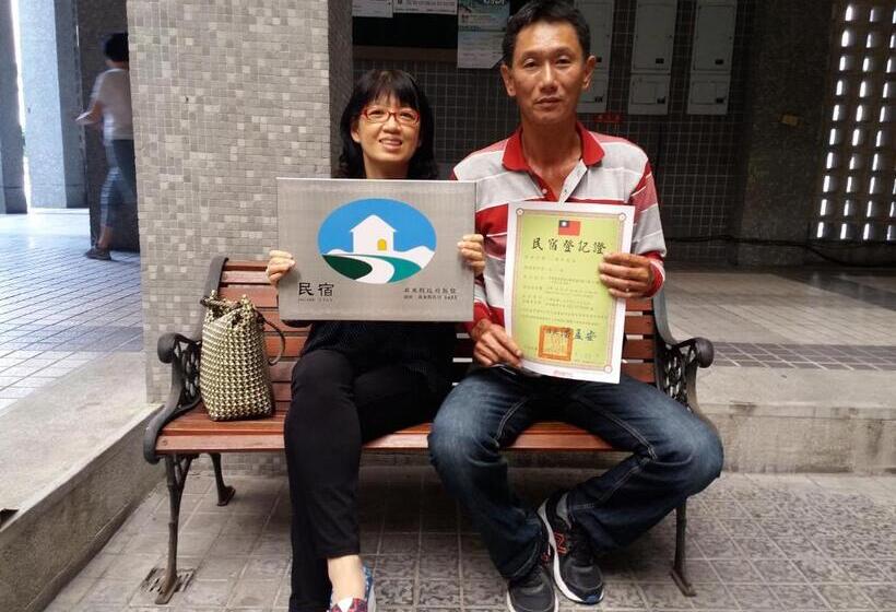 تختخواب و صبحانه Good Mood Cottage