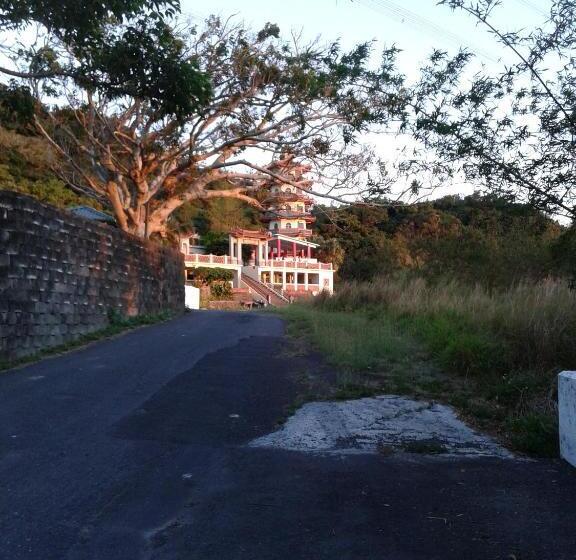 تختخواب و صبحانه Good Mood Cottage