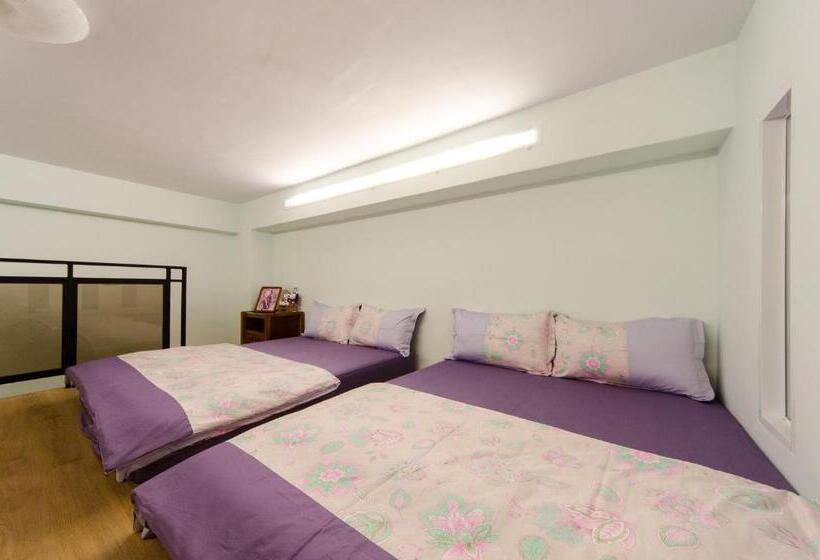 تختخواب و صبحانه Good Mood Cottage