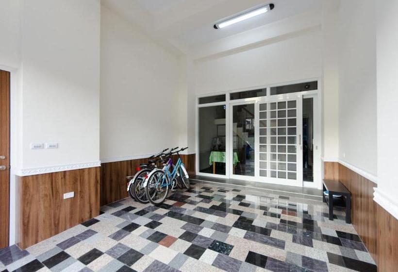 تختخواب و صبحانه Good Mood Cottage