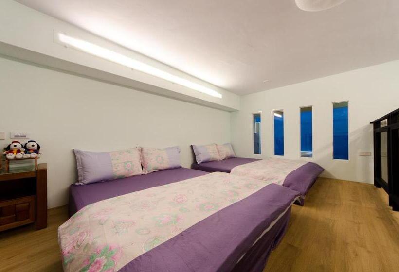 تختخواب و صبحانه Good Mood Cottage