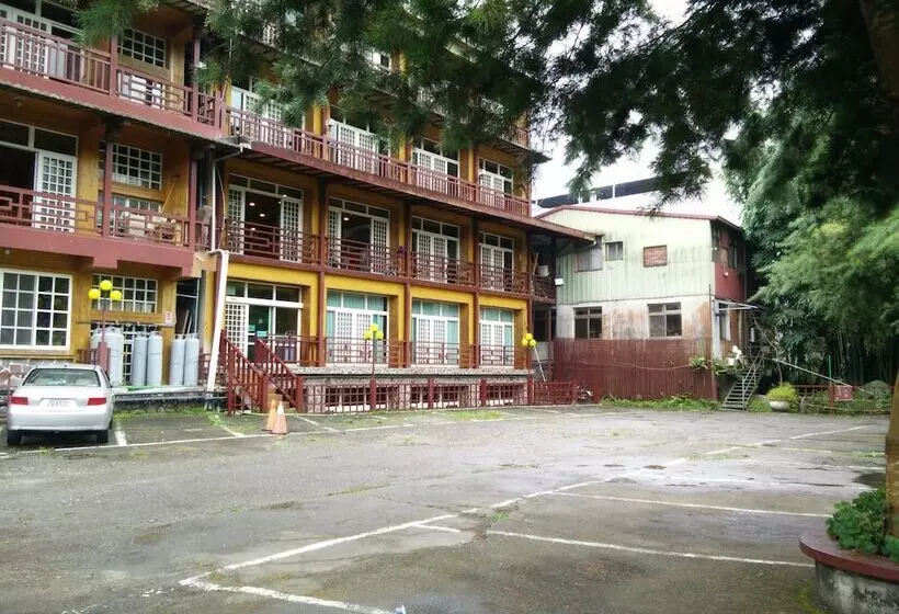 تختخواب و صبحانه Kingtaiwan
