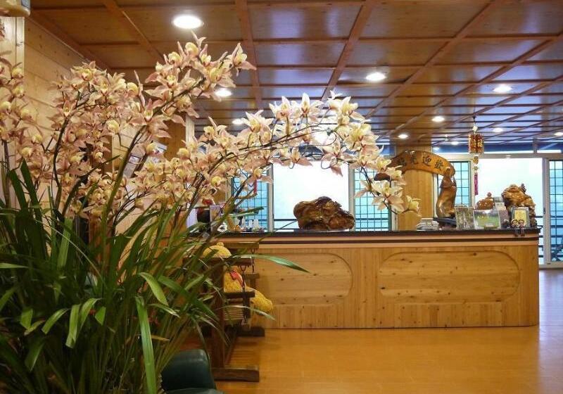 تختخواب و صبحانه Kingtaiwan
