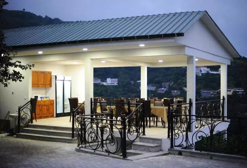 تختخواب و صبحانه Mount Villa Kvariati