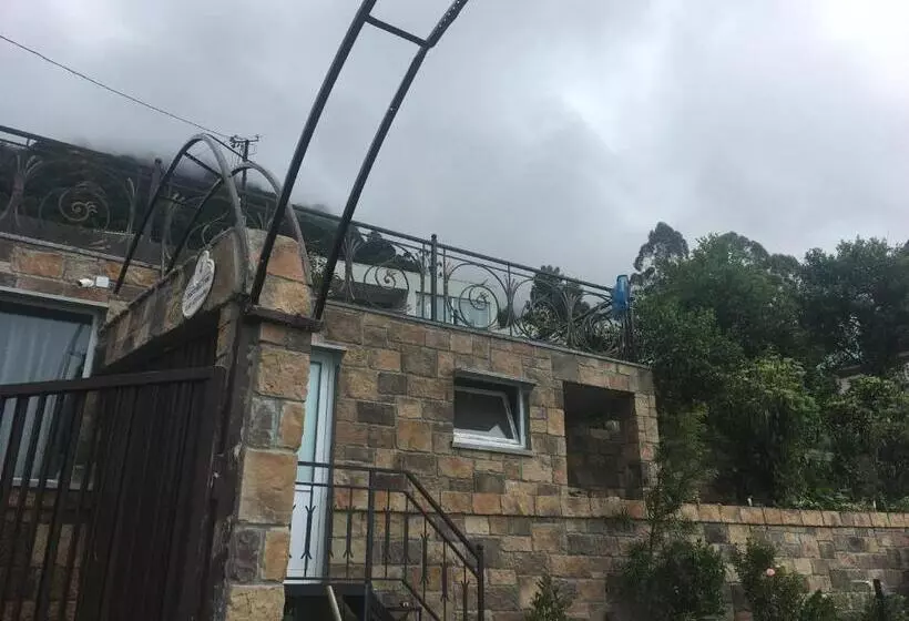 تختخواب و صبحانه Mount Villa Kvariati