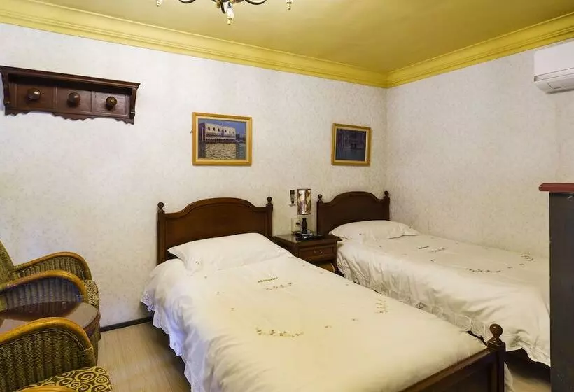 هتل Cingjing Hanging Garden & Resort