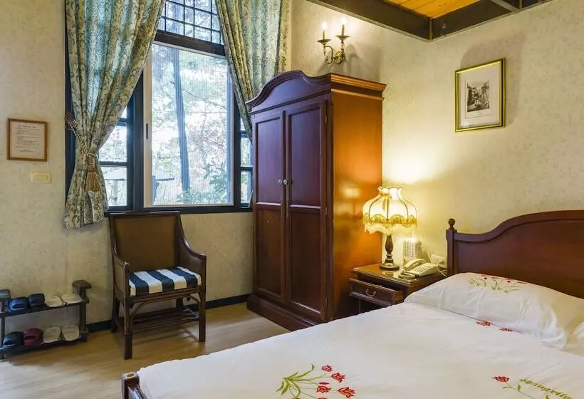 هتل Cingjing Hanging Garden & Resort