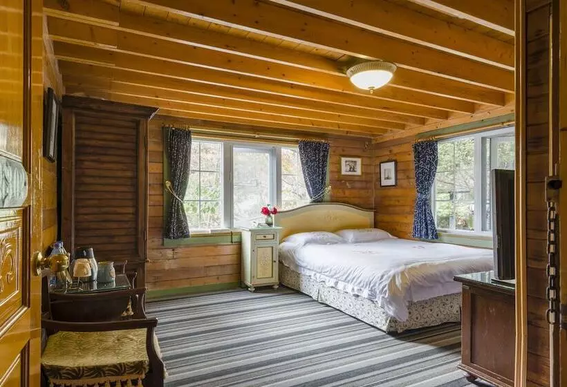 هتل Cingjing Hanging Garden & Resort