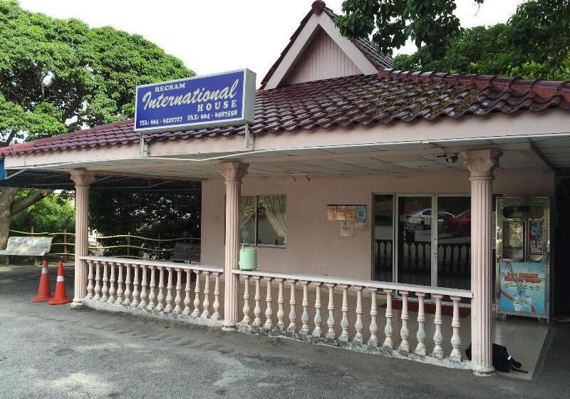 ホテル International House