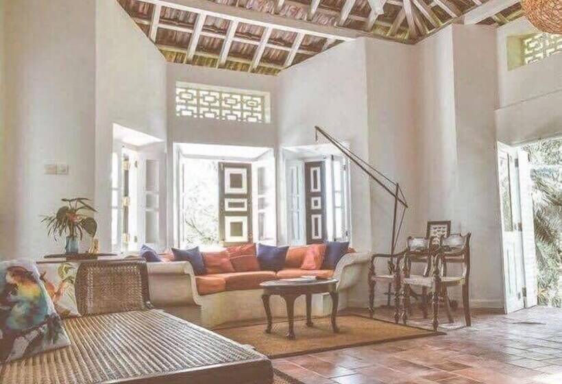 בית מלון כפרי Templeberg Villa