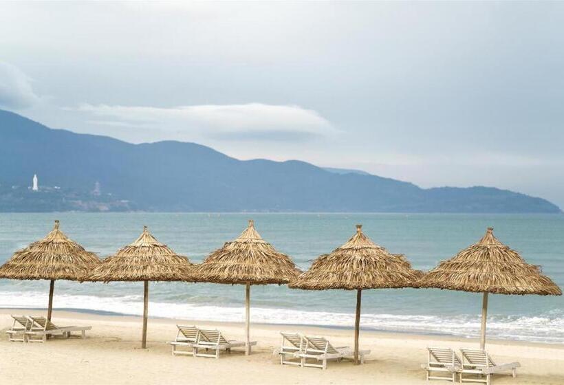 Olalani Resort And Condotel