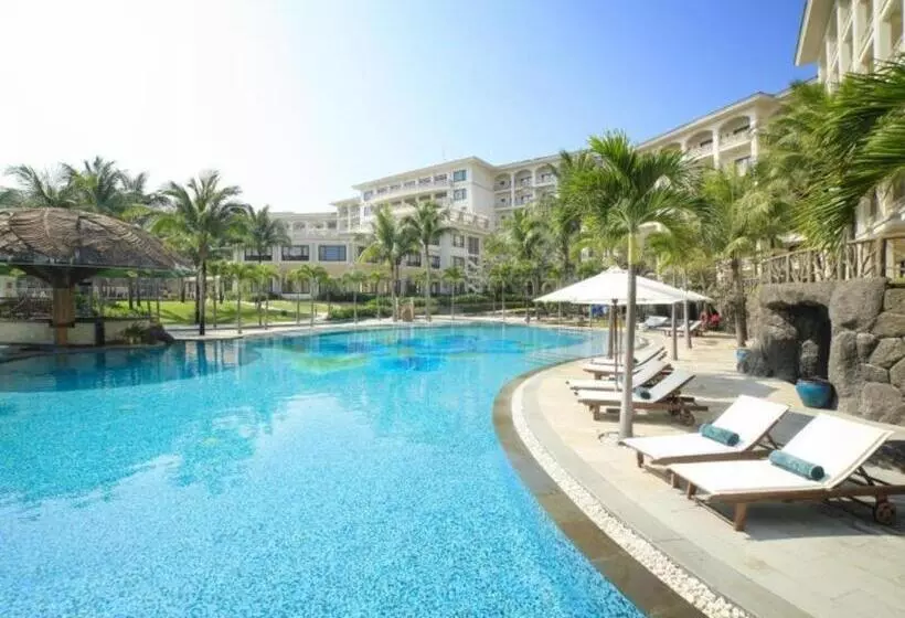 Olalani Resort And Condotel
