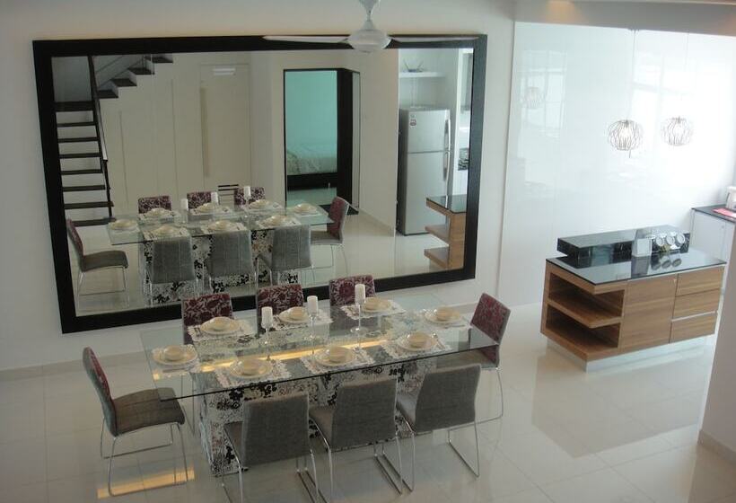 Shamrock Beach Villas Penang Seaview