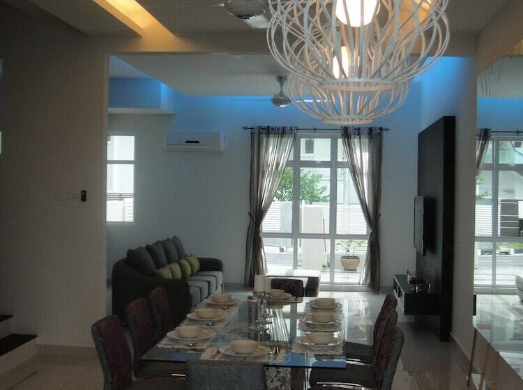 Shamrock Beach Villas Penang Seaview