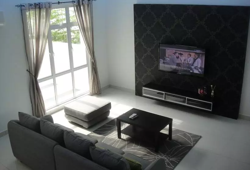 Shamrock Beach Villas Penang Seaview