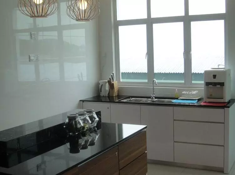 Shamrock Beach Villas Penang Seaview
