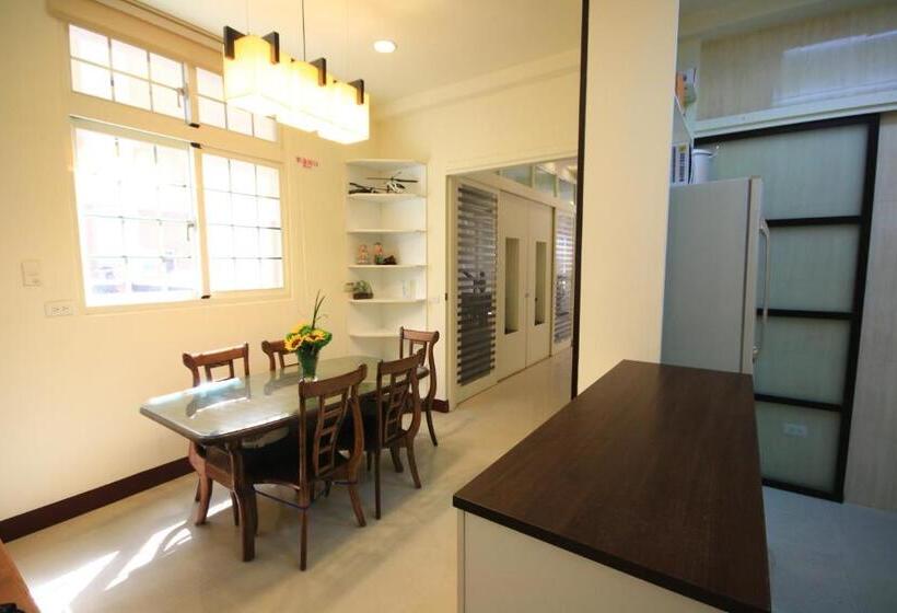تختخواب و صبحانه Sunny Breeze Garden Homestay