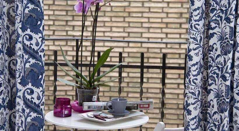 هتل 8rooms Madrid