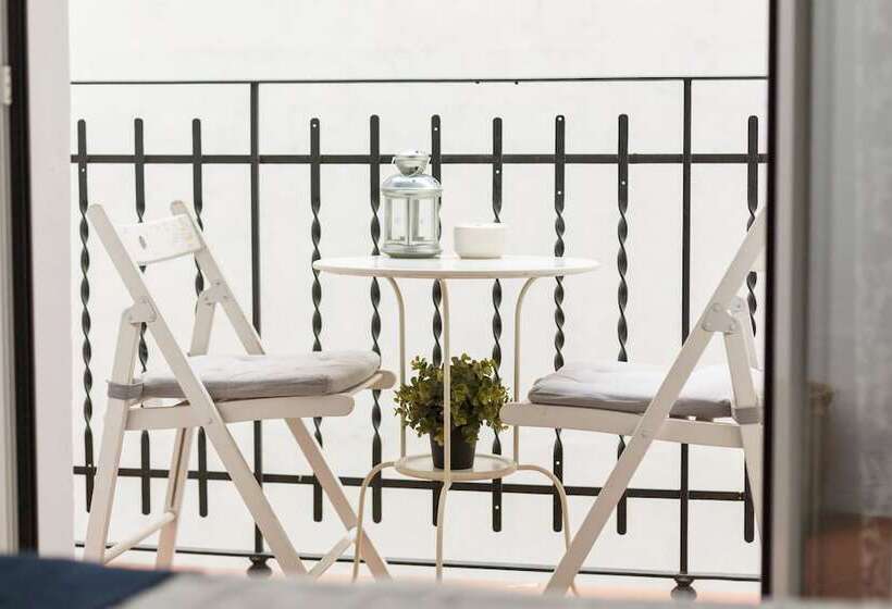 هتل 8rooms Madrid