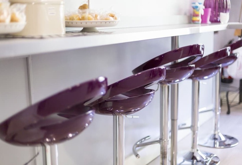 هتل 8rooms Madrid