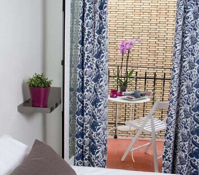 هتل 8rooms Madrid