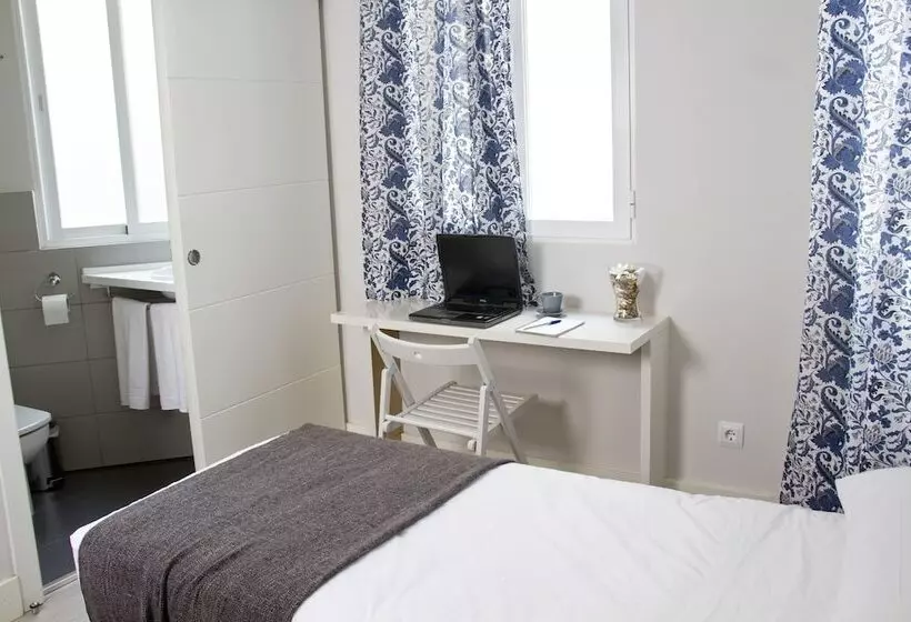 هتل 8rooms Madrid