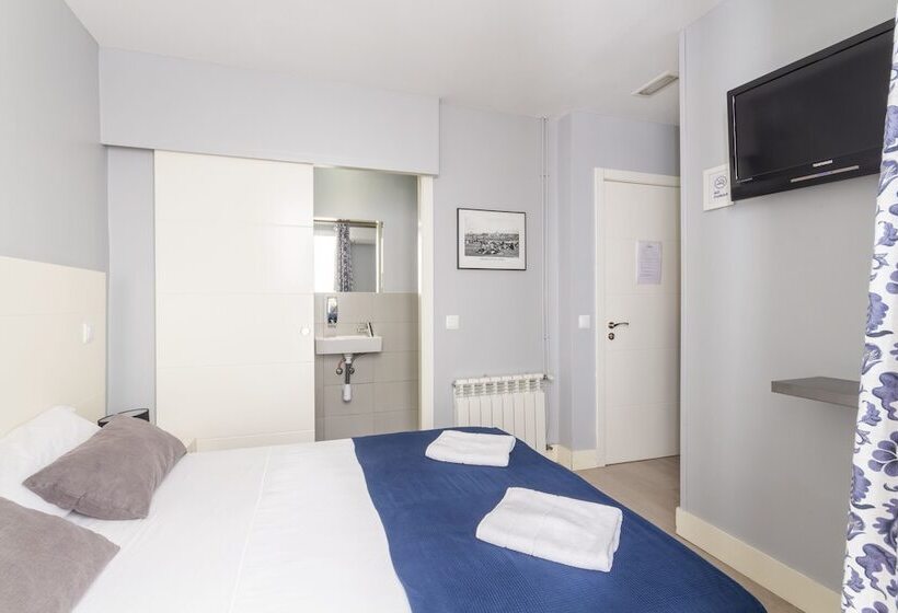 هتل 8rooms Madrid