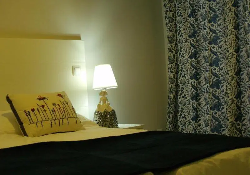 هتل 8rooms Madrid