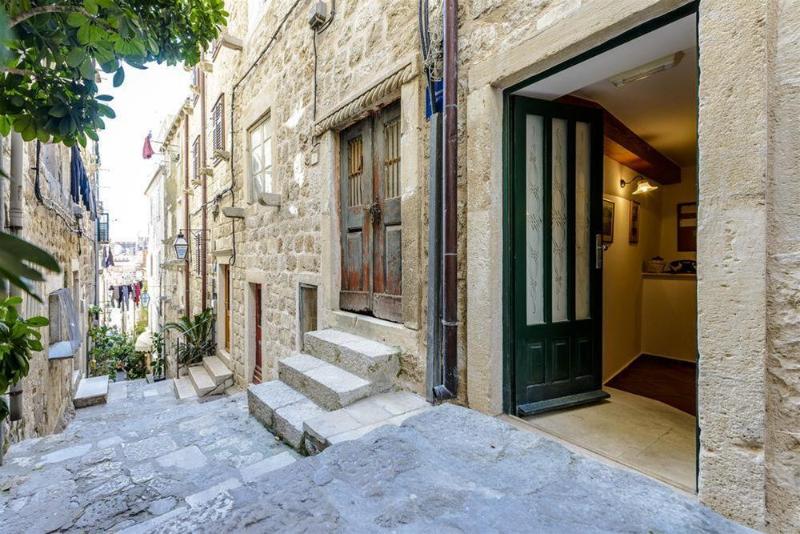 Отель Apartments Pavisa