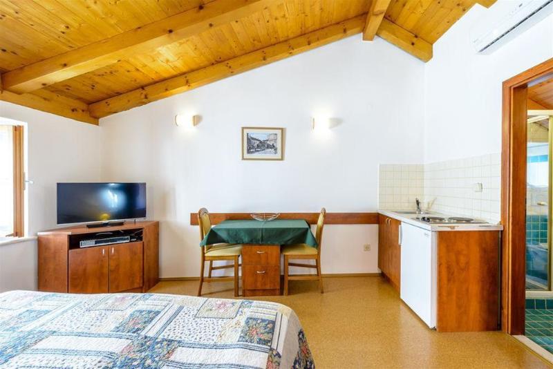 Отель Apartments Pavisa