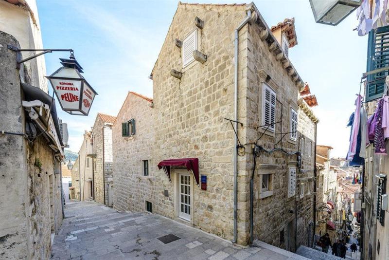 Отель Apartments Pavisa