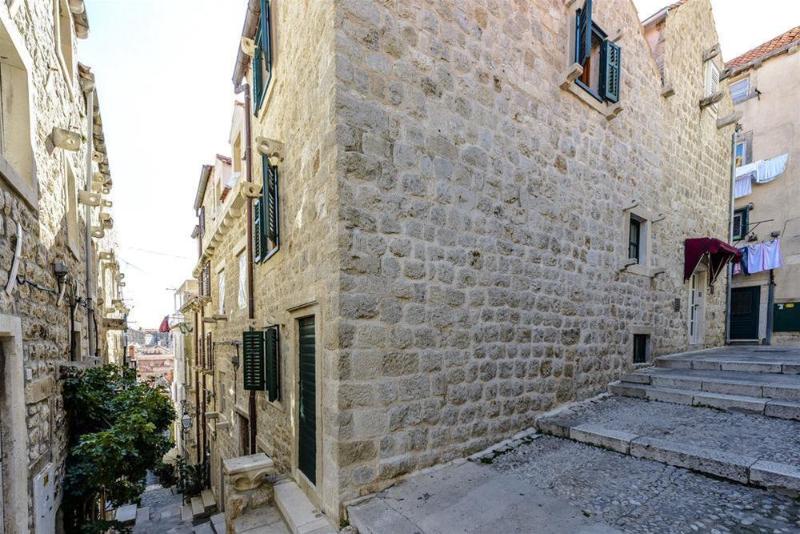 Отель Apartments Pavisa