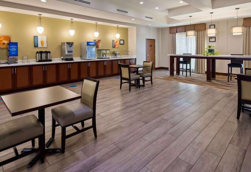 Отель Best Western Plus Spring Inn & Suites