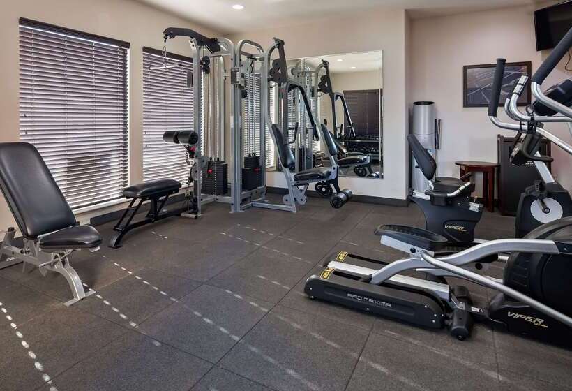 Отель Best Western Plus Spring Inn & Suites