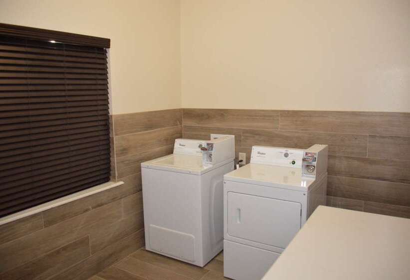 Отель Best Western Plus Spring Inn & Suites