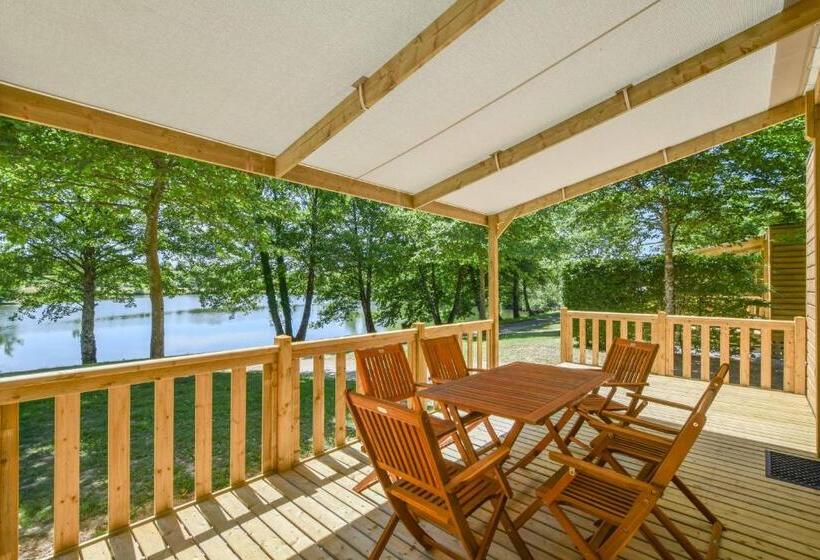 בית מלון כפרי Domaine D'essendiéras