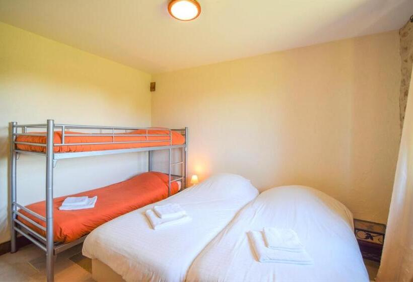 בית מלון כפרי Domaine D'essendiéras