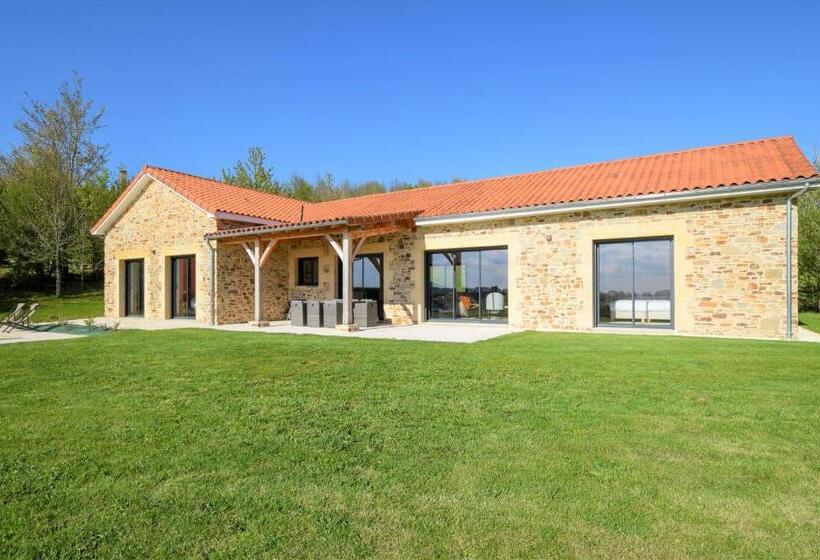 בית מלון כפרי Domaine D'essendiéras