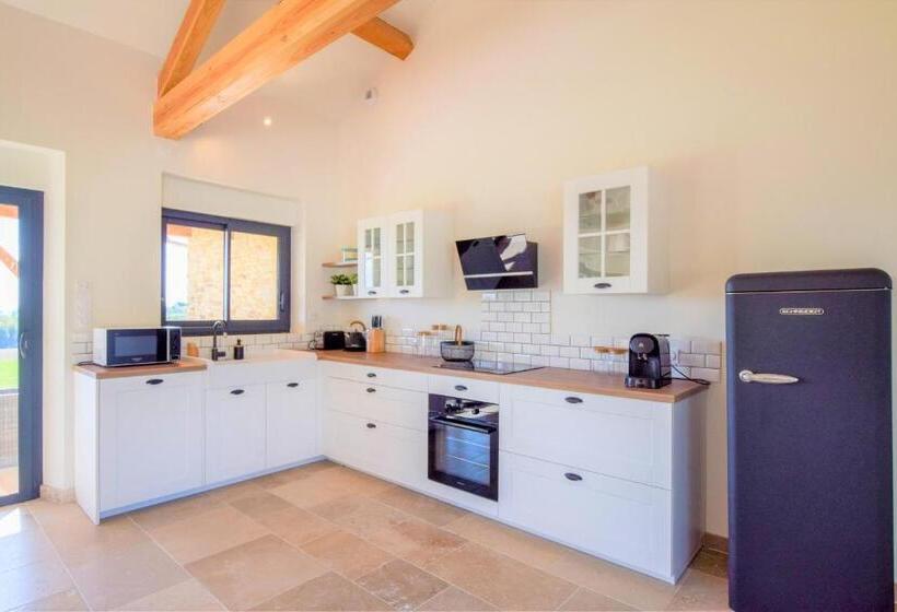 בית מלון כפרי Domaine D'essendiéras