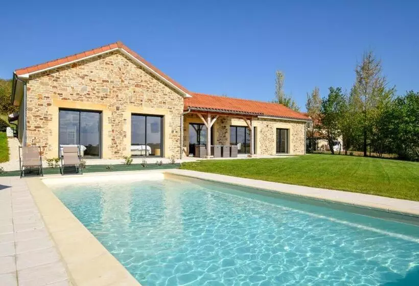 Hotelli Domaine D'essendiéras