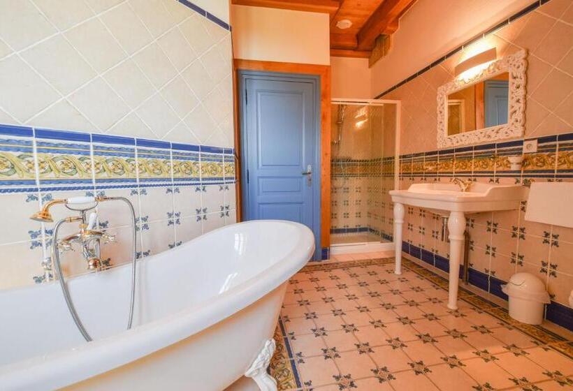 בית מלון כפרי Domaine D'essendiéras