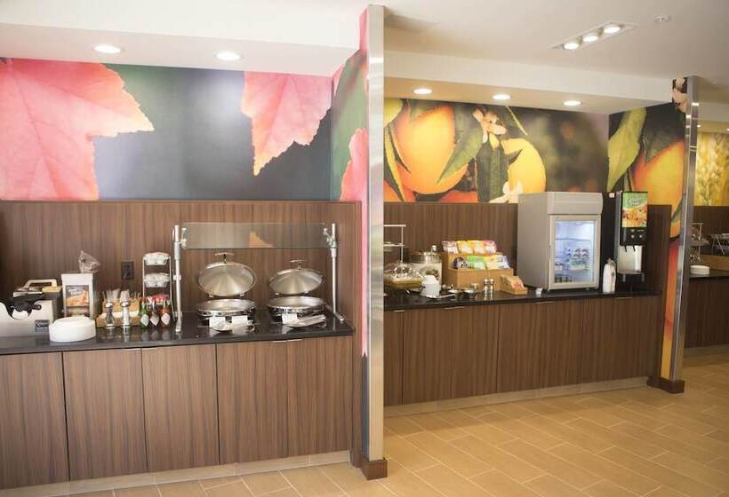 Отель Fairfield By Marriott Cambridge