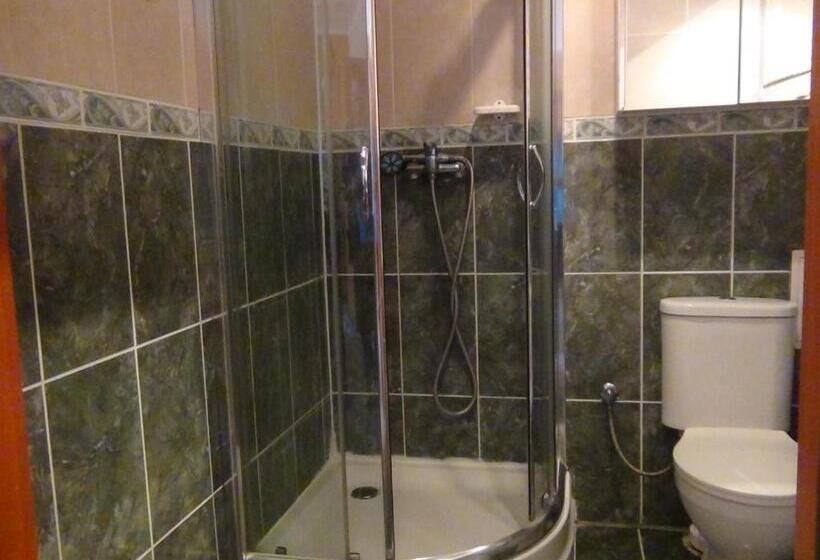 בית מלון כפרי Jantar