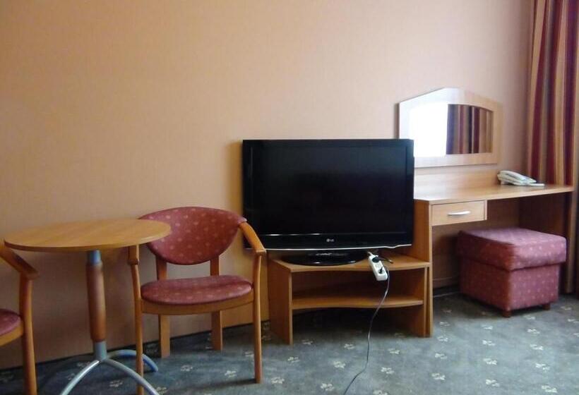 בית מלון כפרי Jantar