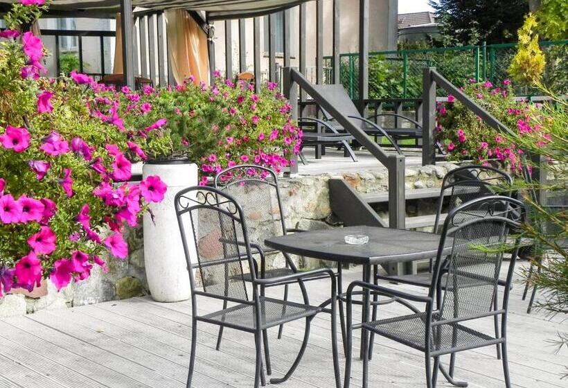 בית מלון כפרי Jantar