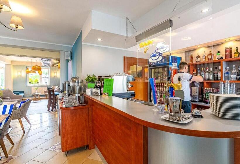 בית מלון כפרי Jantar