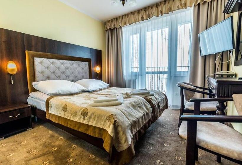 בית מלון כפרי Jantar