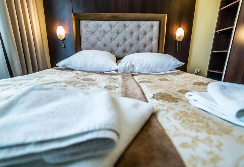 בית מלון כפרי Jantar