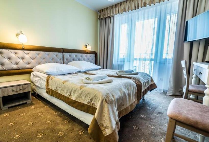 בית מלון כפרי Jantar